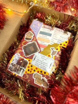 ŚWIĄTECZNY MYSTERY BOX - Romantasy 16+ #158