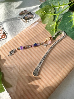 ZESTAW - książka niespodzianka MALOWANE BRZEGI + zakładka z breloczkiem